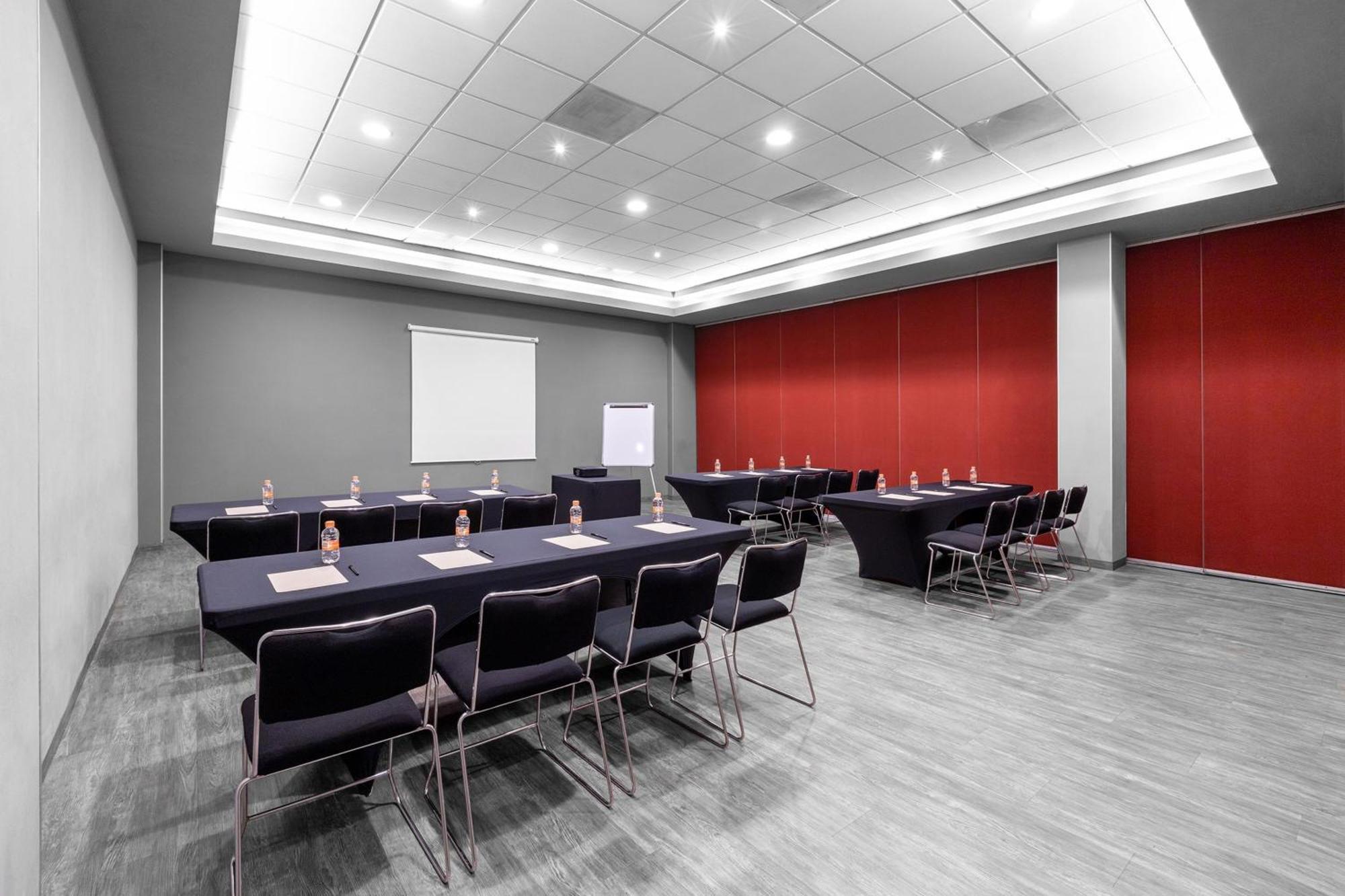 ספופן City Express Plus By Marriott Guadalajara Expo מראה חיצוני תמונה