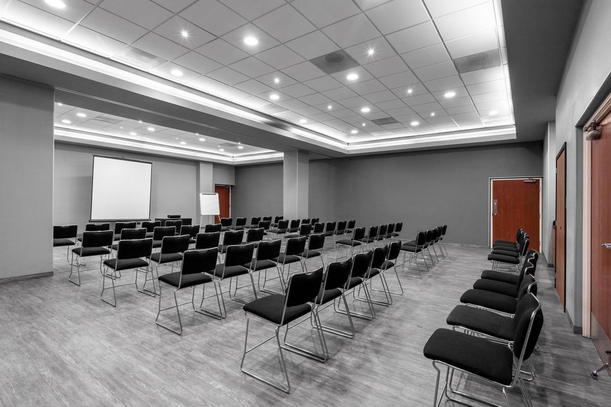ספופן City Express Plus By Marriott Guadalajara Expo מראה חיצוני תמונה