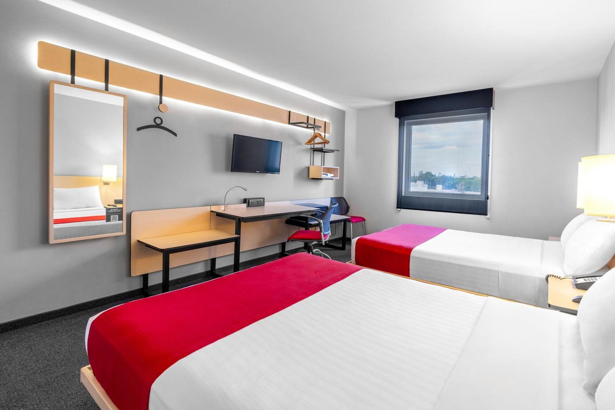 ספופן City Express Plus By Marriott Guadalajara Expo מראה חיצוני תמונה