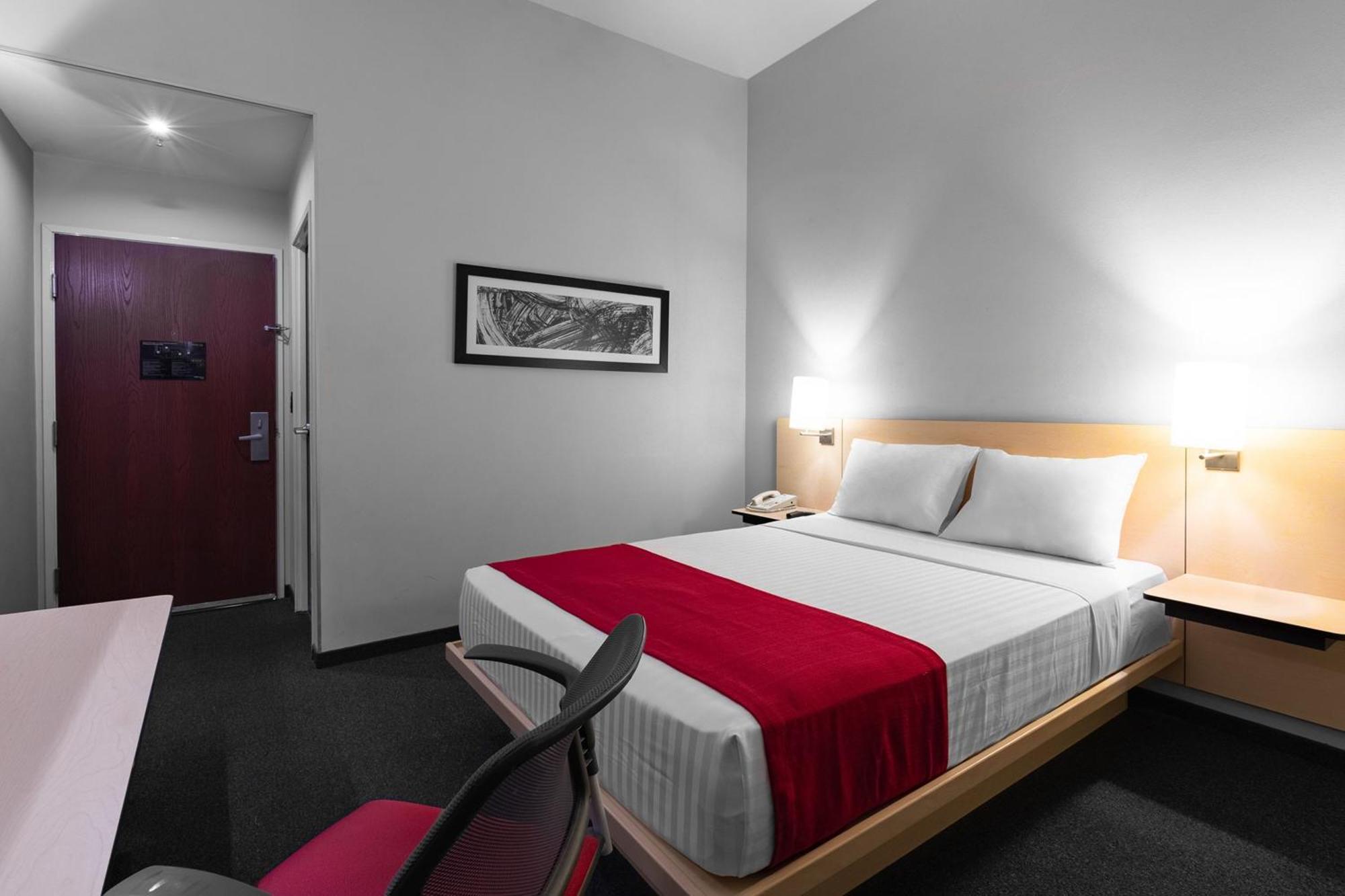 ספופן City Express Plus By Marriott Guadalajara Expo מראה חיצוני תמונה