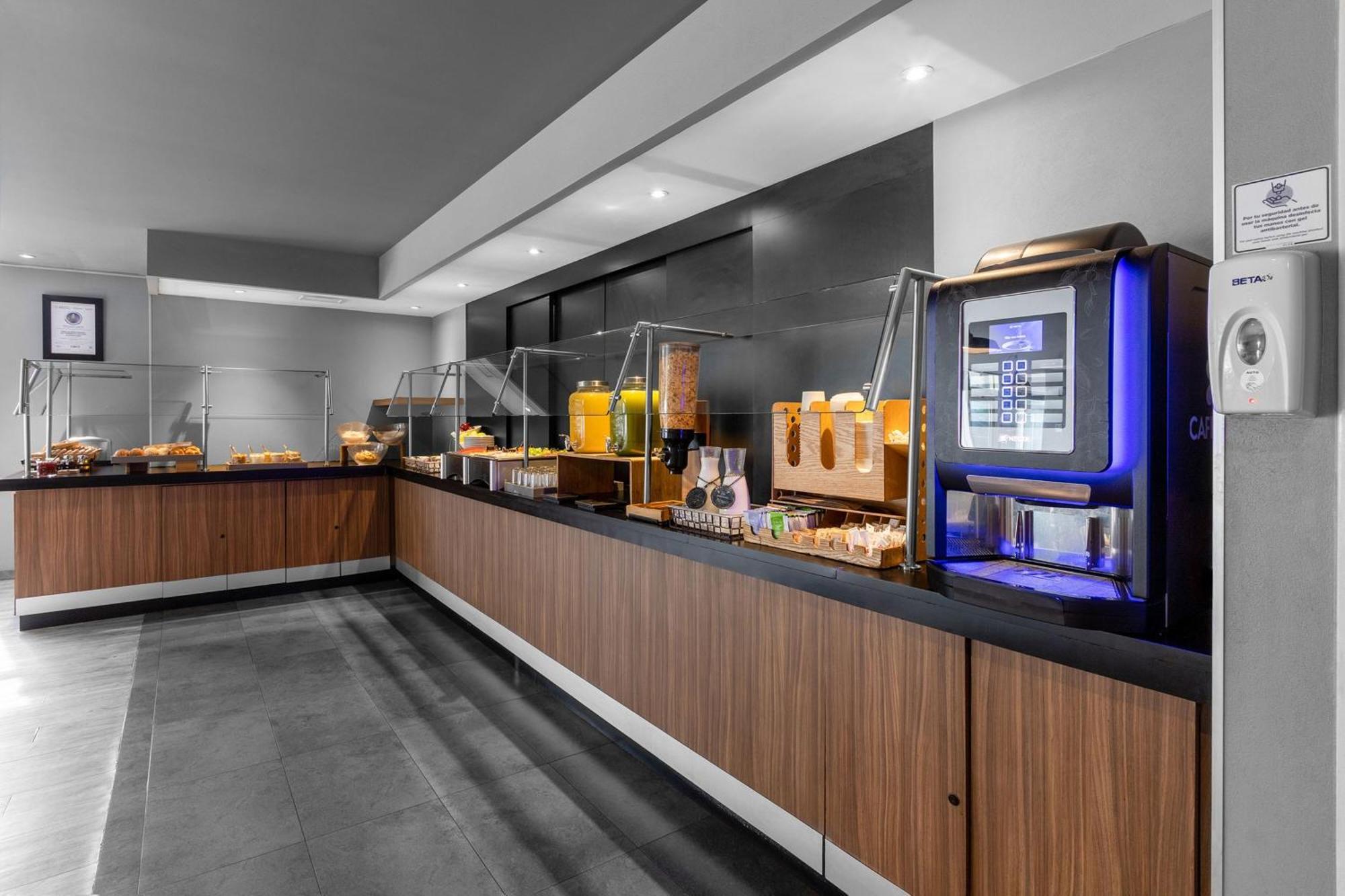 ספופן City Express Plus By Marriott Guadalajara Expo מראה חיצוני תמונה