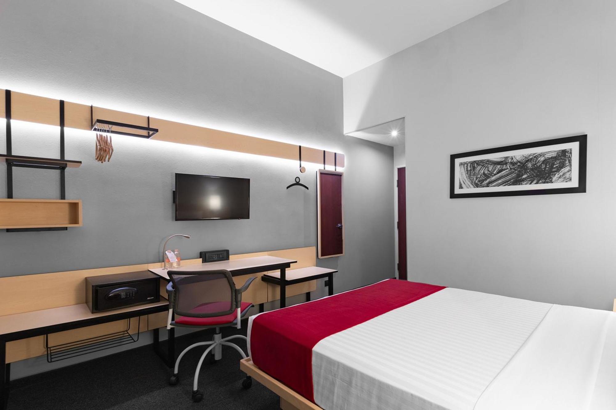 ספופן City Express Plus By Marriott Guadalajara Expo מראה חיצוני תמונה