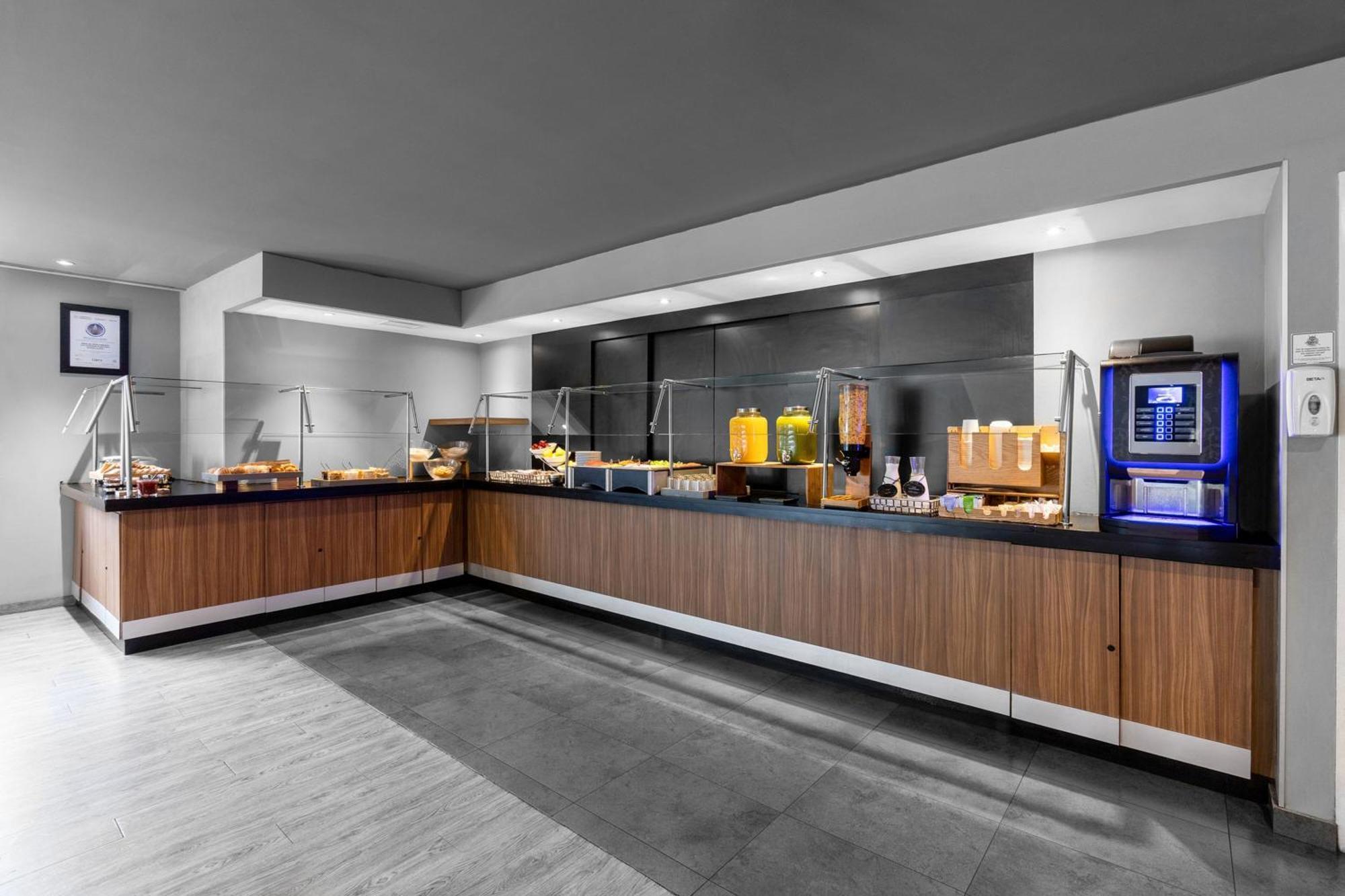 ספופן City Express Plus By Marriott Guadalajara Expo מראה חיצוני תמונה