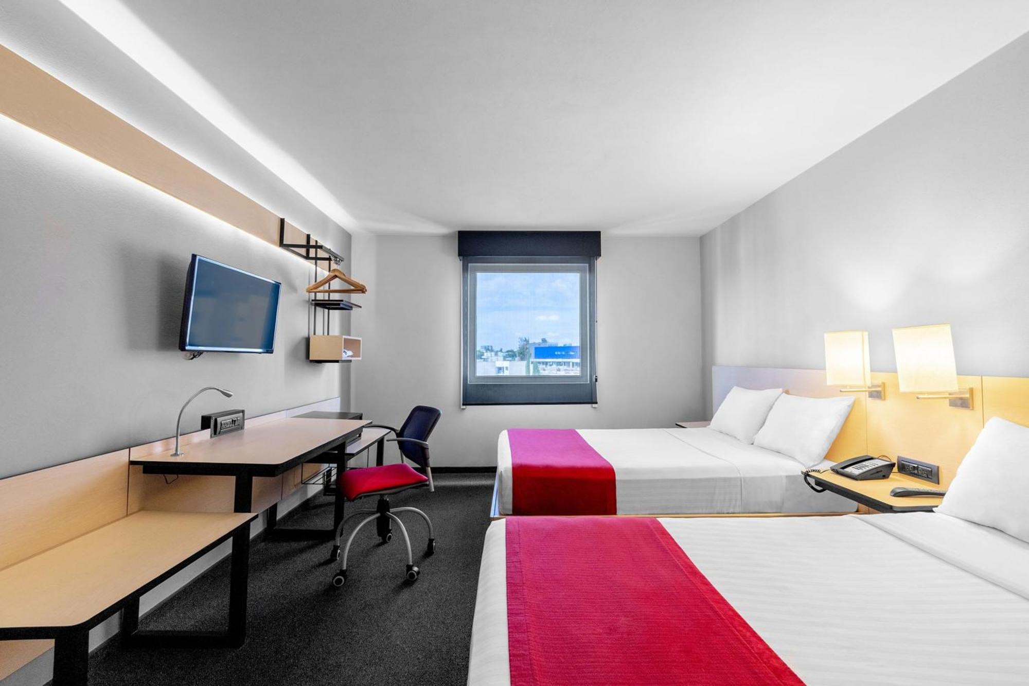 ספופן City Express Plus By Marriott Guadalajara Expo מראה חיצוני תמונה