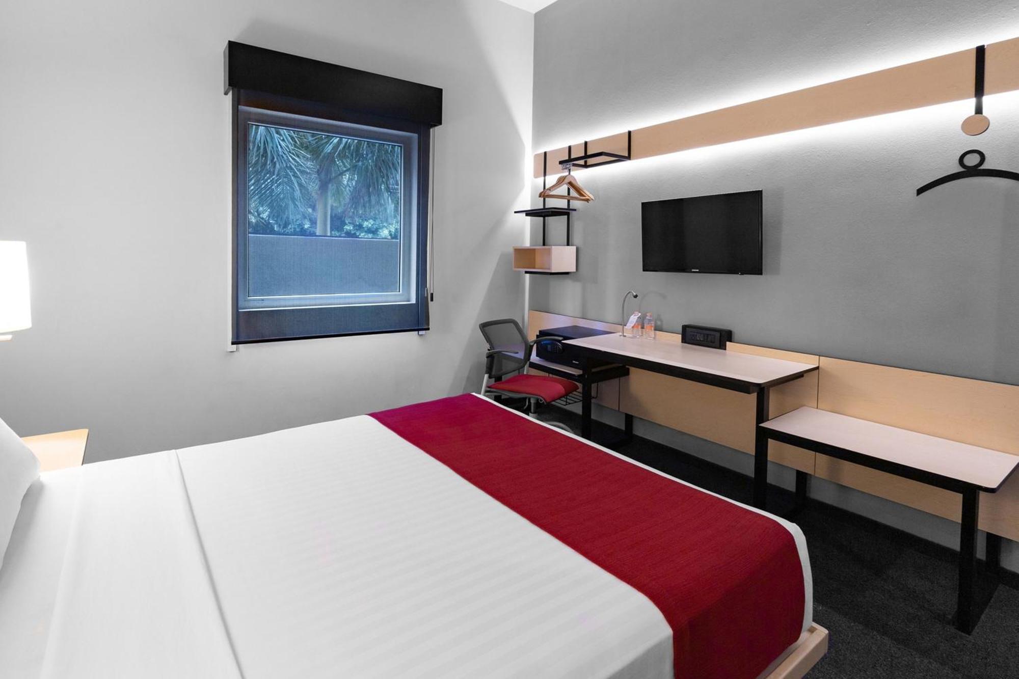 ספופן City Express Plus By Marriott Guadalajara Expo מראה חיצוני תמונה
