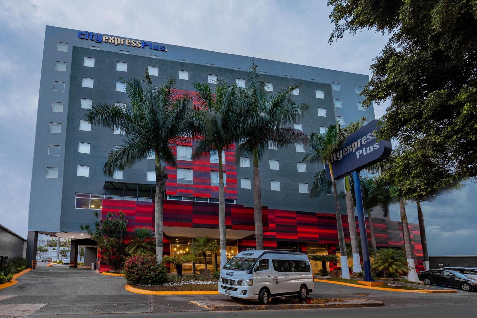 ספופן City Express Plus By Marriott Guadalajara Expo מראה חיצוני תמונה