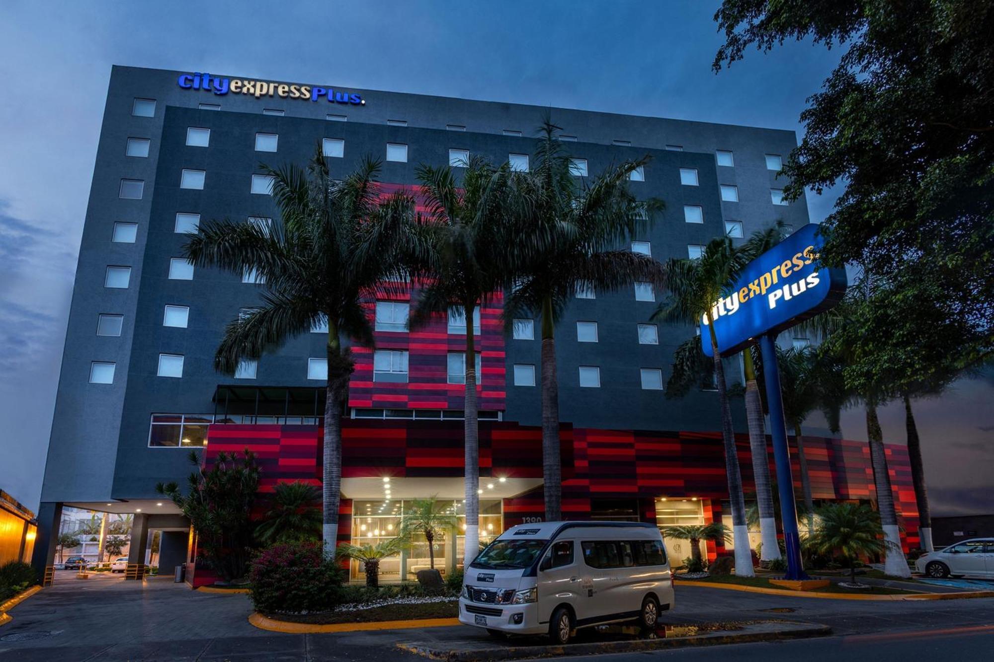 ספופן City Express Plus By Marriott Guadalajara Expo מראה חיצוני תמונה
