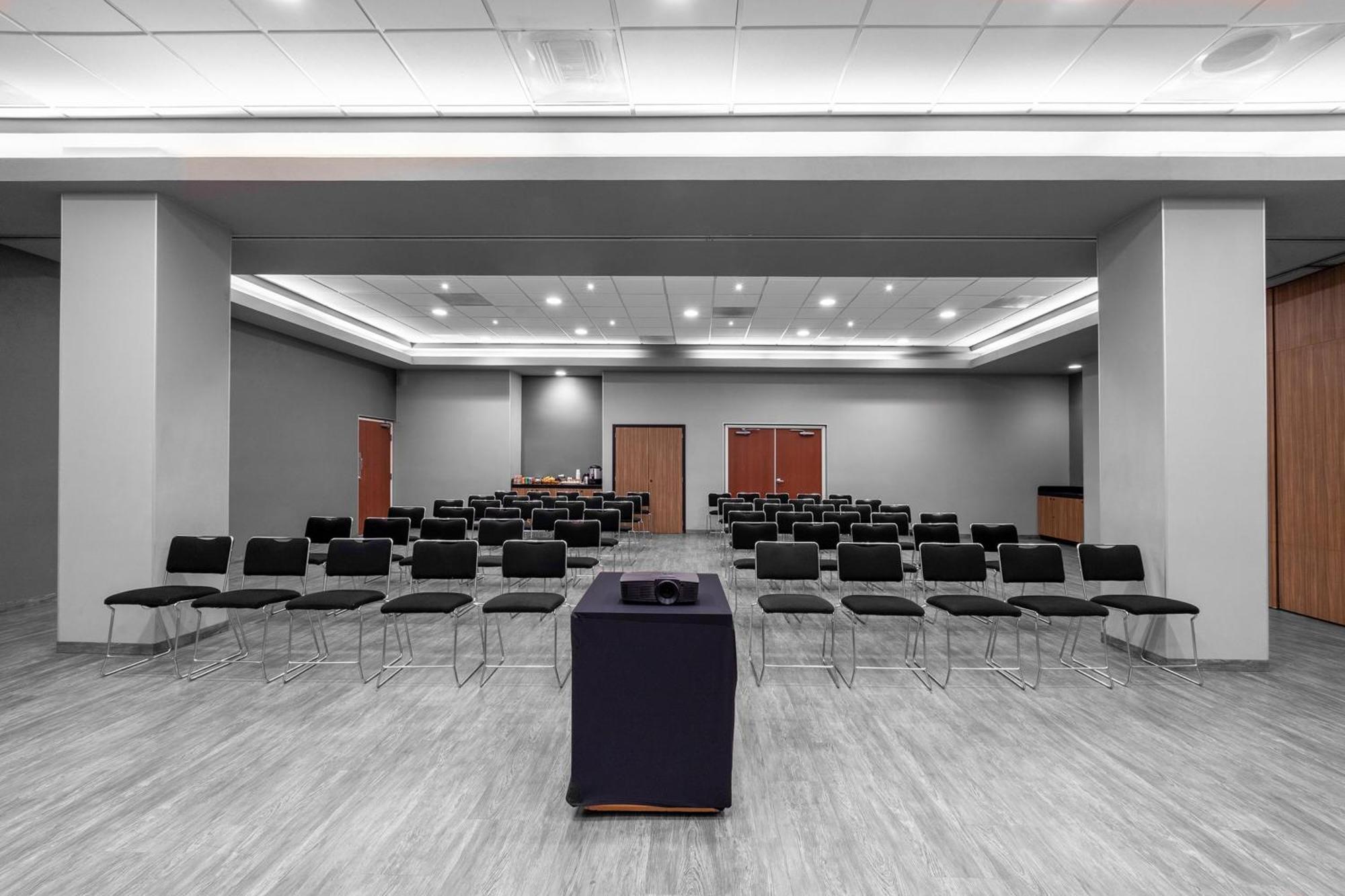 ספופן City Express Plus By Marriott Guadalajara Expo מראה חיצוני תמונה