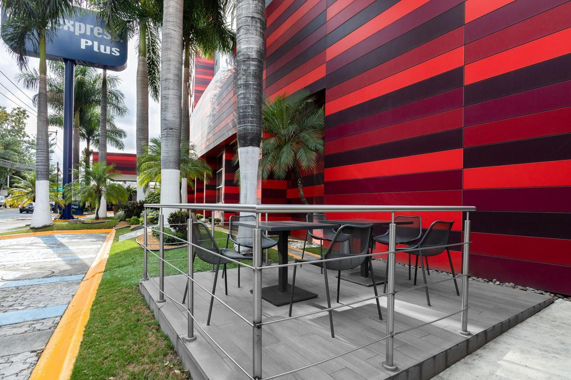 ספופן City Express Plus By Marriott Guadalajara Expo מראה חיצוני תמונה
